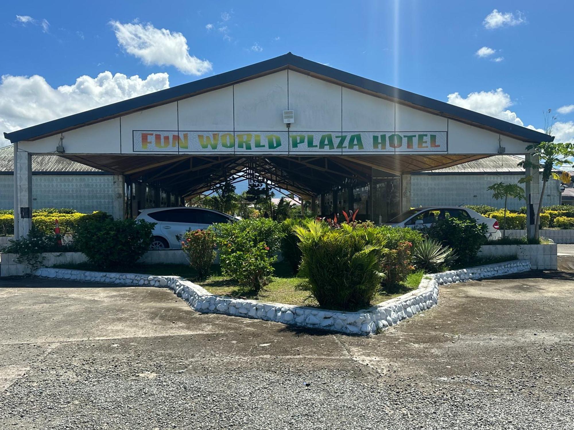 Hotel Funworld Plaza